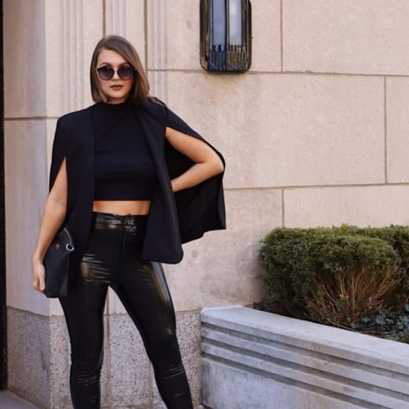 NWT Black pocketed cape jacket - Picture 3 of 8